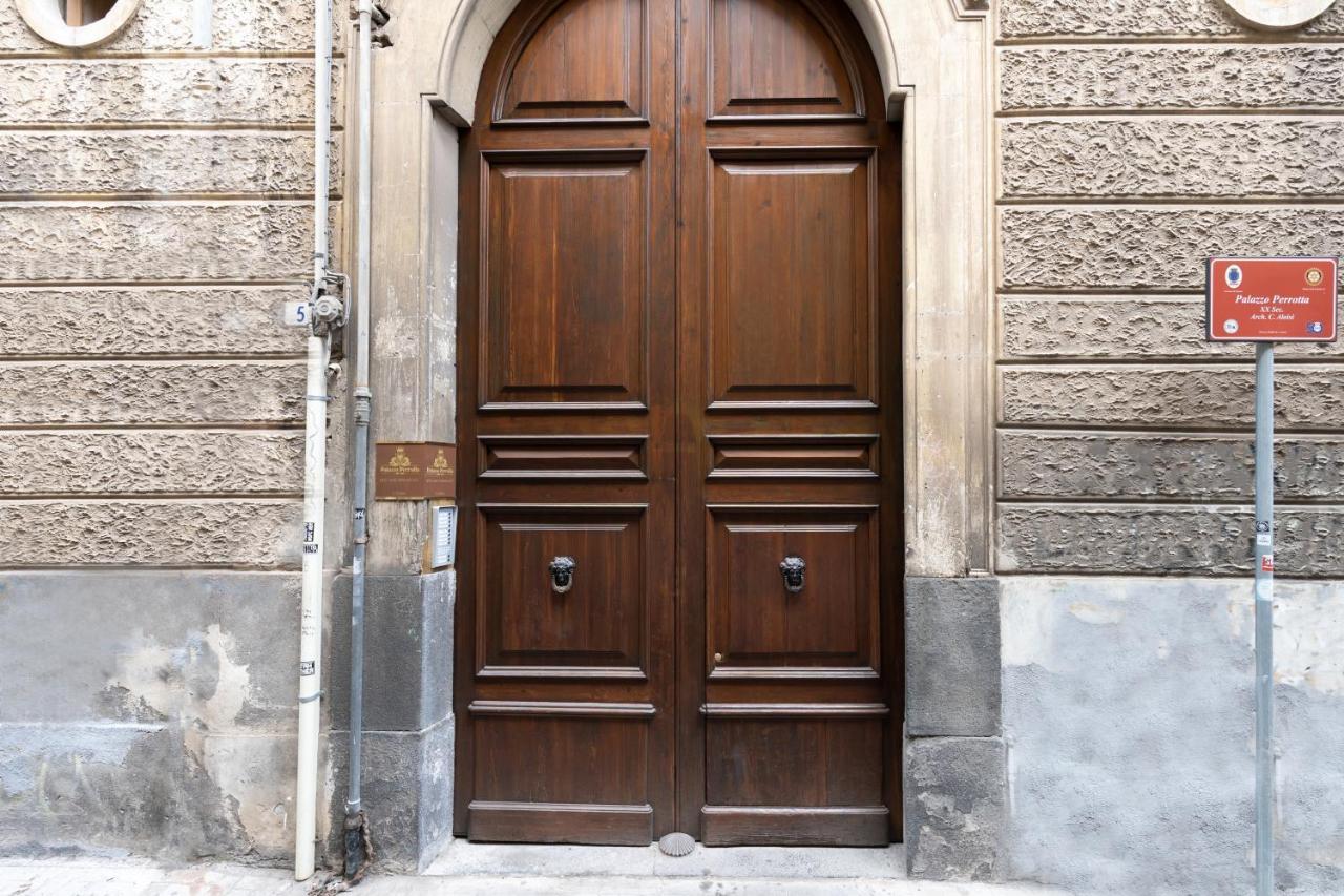 B&B Palazzo Perrotta Catania-Fontanarossai nemzetközi repülőtér Kültér fotó